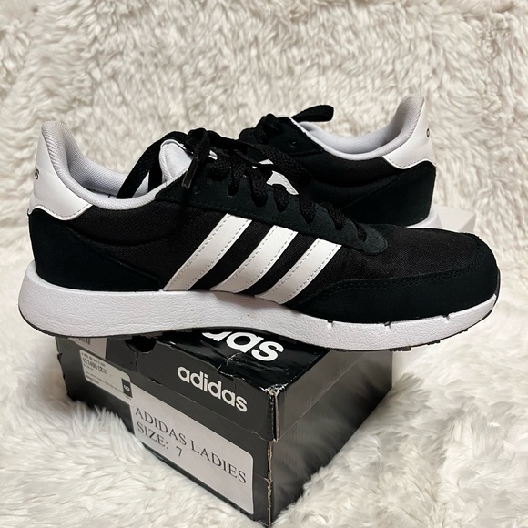 Adidas women’s run 60s 2.0 size 7 shoes - Picture 7 of 10